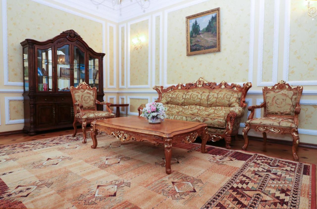 Vip Apartments Dipservice Hall ミンスク エクステリア 写真