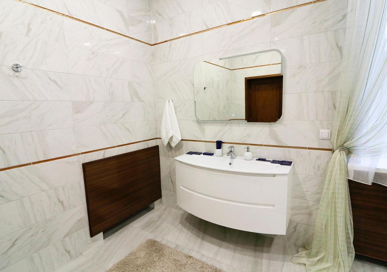Vip Apartments Dipservice Hall ミンスク エクステリア 写真
