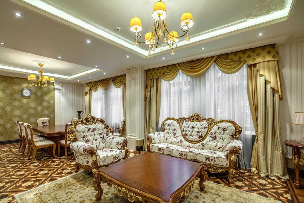 Vip Apartments Dipservice Hall ミンスク エクステリア 写真